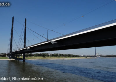 Rheinkniebrücke Düsseldorf