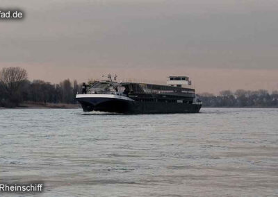 Schifffahrt auf dem Rhein