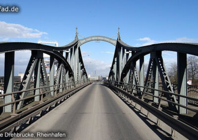 Historische Drehbrücke Rheinhafen