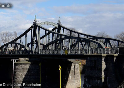 Historische Drehbrücke Rheinhafen