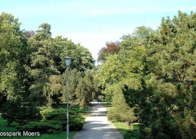 Niederrheinweg , Schlosspark Moers