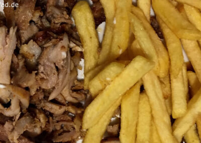 Pommes Frites und Gyros