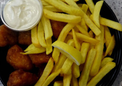 Pommes Frites und Kibbeling